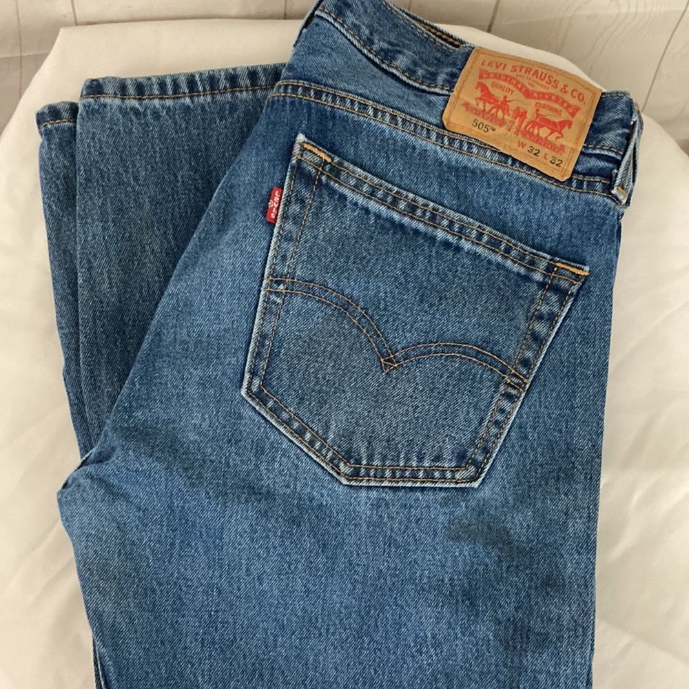 Levi’s Size 32 505 Straight Leg Jeans Medium Wash